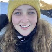 Je m'occupe des enfants et de leurs soins, en les faisant s'amuser, en les accompagnant et en leur donnant beaucoup d'amour. Je viens d'Argentine et j'ai travaillé pendant de nombreuses années avec des enfants de 45 jours à 8 ans